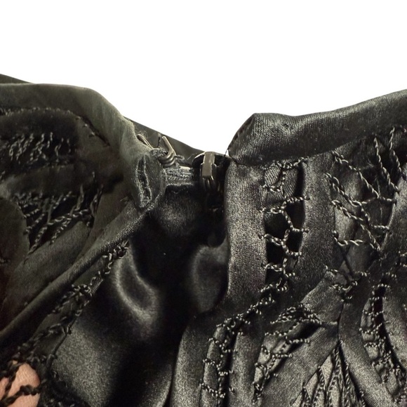 Lafayette 148 Witchy Black Skirt Size 12P 100% Silk Lace Embroidered Whimsigoth - Picture 10 of 11